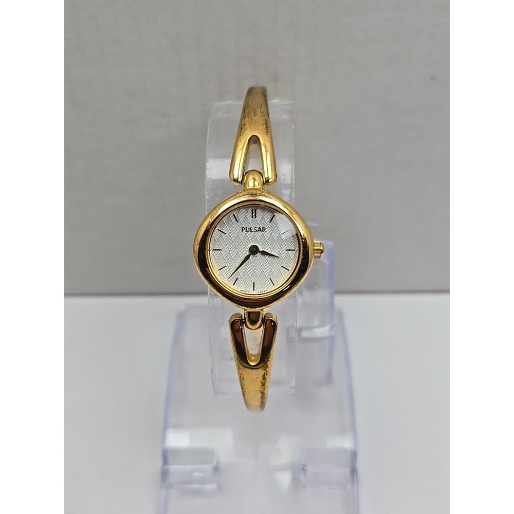 Vintage Pulsar by Seiko Gold Tone Bangle Bracelet Watch New Battery Dainty